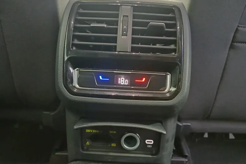 Volkswagen Passat din 2022 cu 130.581 km - oferta VOL156566 - foto 35