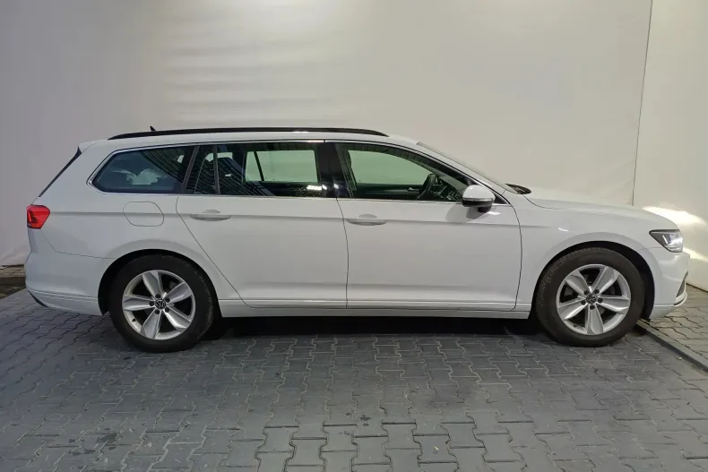 Volkswagen Passat din 2022 cu 130.581 km - oferta VOL156566 - foto 39