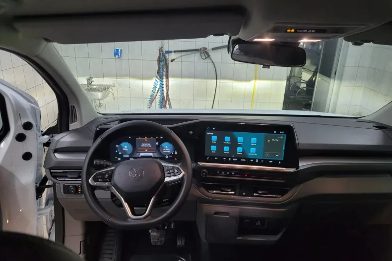 Volkswagen Caravelle din 2025 cu 24 km - oferta VOL156568 - foto 8