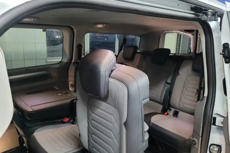 Volkswagen Caravelle din 2025 cu 24 km - oferta VOL156568 - foto 10