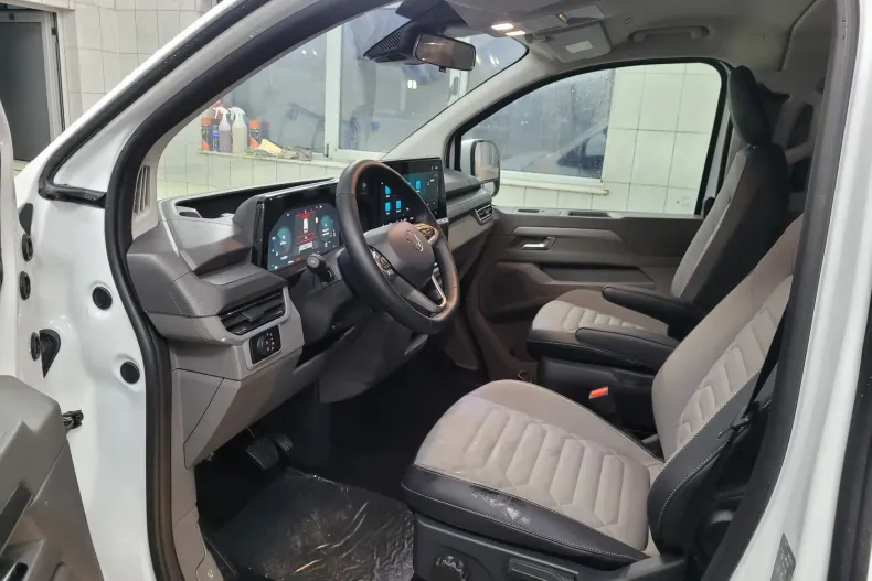 Volkswagen Caravelle din 2025 cu 24 km - oferta VOL156568 - foto 12