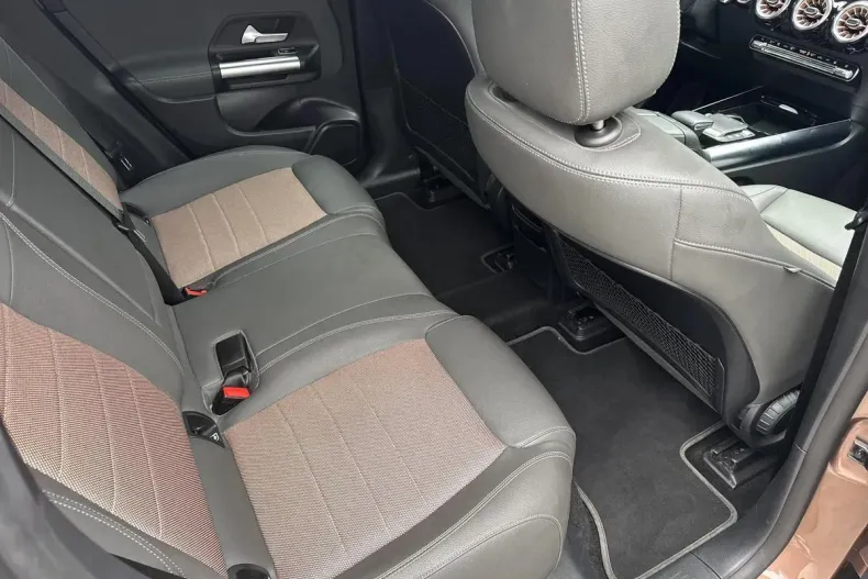 Mercedes-Benz EQA din 2023 cu 31.357 km - oferta MER156575 - foto 11