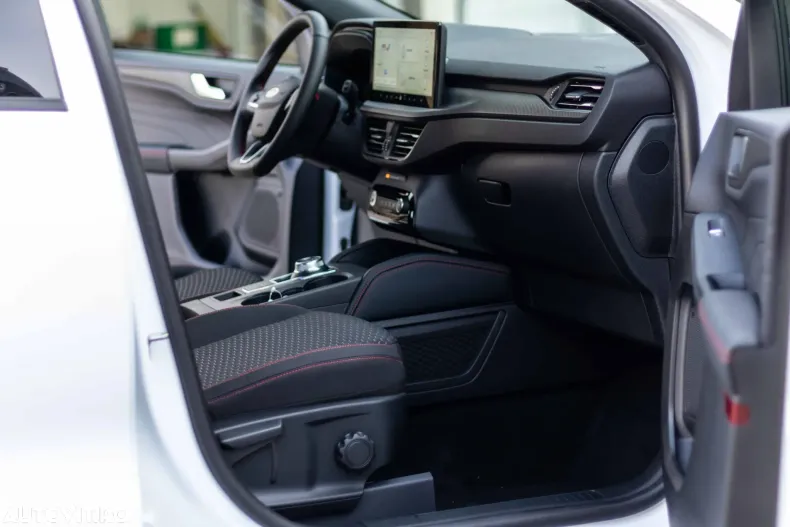 Ford Kuga din 2024 cu 3 km - oferta FOR156586 - foto 16