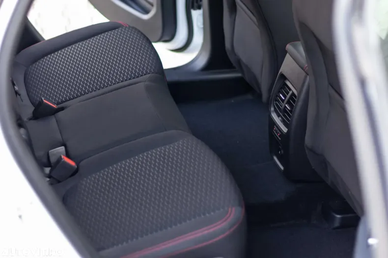 Ford Kuga din 2024 cu 3 km - oferta FOR156586 - foto 18