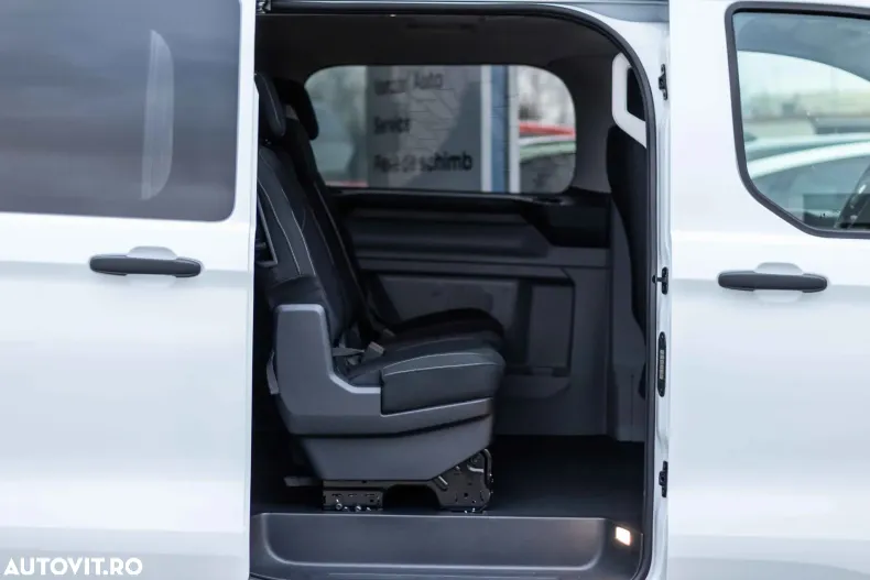 Ford Transit Custom din 2025 cu 2 km - oferta FOR156618 - foto 13