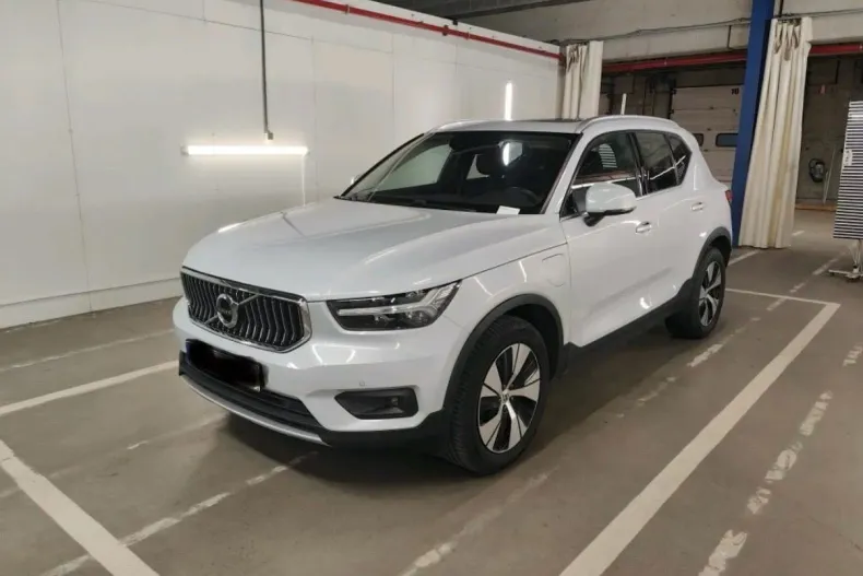 Volvo XC40 din 2021 cu 84.900 km - oferta VOL156623 - foto 1