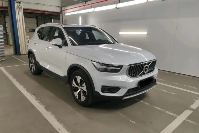 Volvo XC40 din 2021 cu 84.900 km - oferta VOL156623 - foto 2