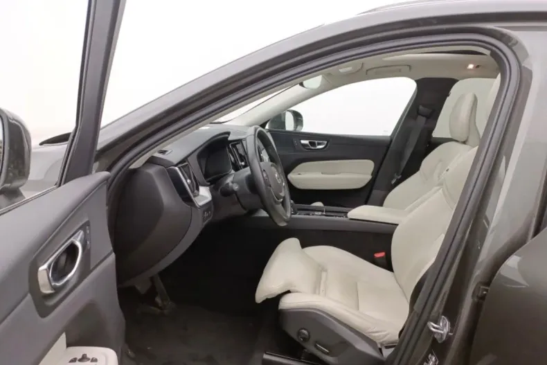 Volvo XC60 din 2019 cu 116.482 km - oferta VOL156624 - foto 5