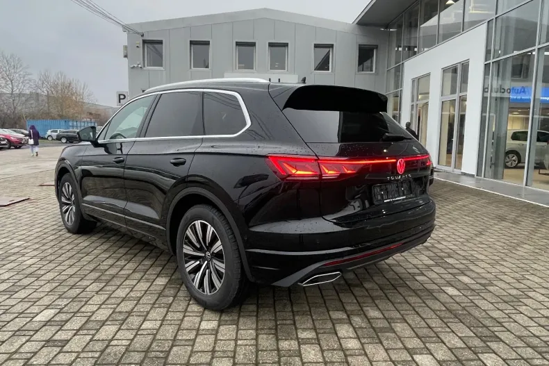 Volkswagen Touareg din 2025 cu 1.600 km - oferta VOL156632 - foto 2