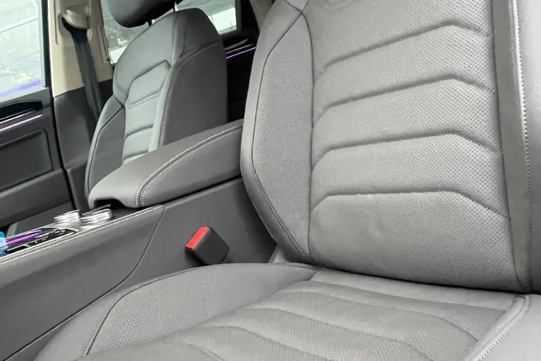 Volkswagen Touareg din 2025 cu 1.600 km - oferta VOL156632 - foto 14