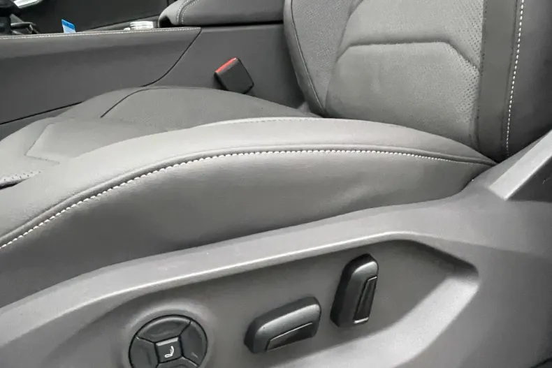 Volkswagen Touareg din 2025 cu 1.600 km - oferta VOL156632 - foto 17