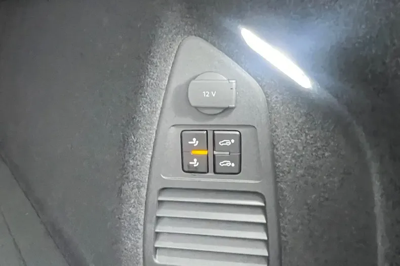 Volkswagen Touareg din 2025 cu 1.600 km - oferta VOL156632 - foto 20