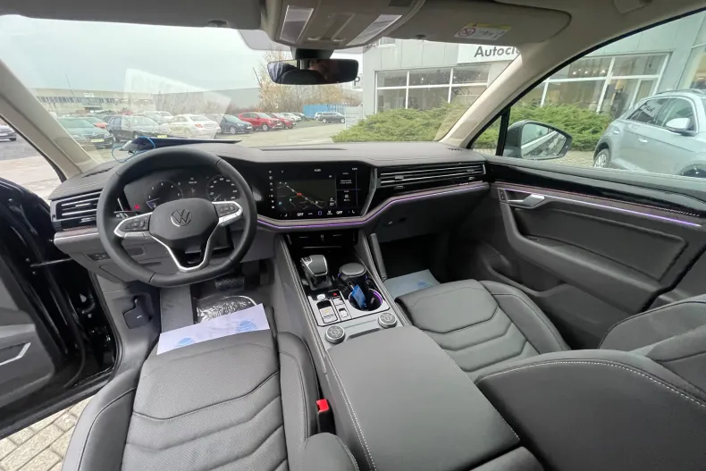 Volkswagen Touareg din 2025 cu 1.600 km - oferta VOL156632 - foto 22