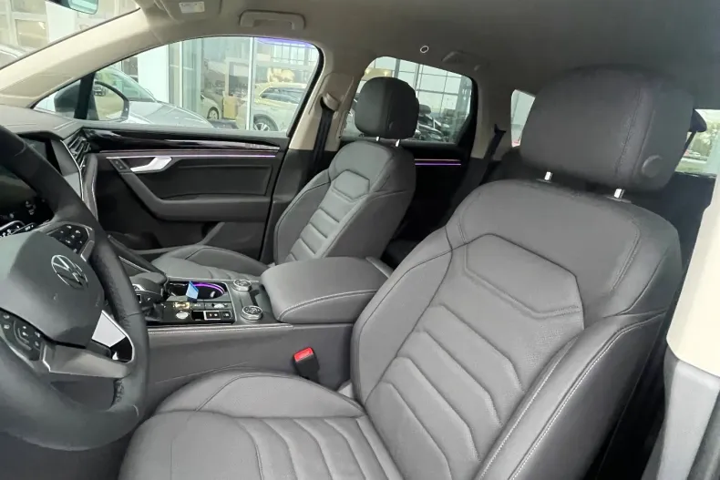 Volkswagen Touareg din 2025 cu 1.600 km - oferta VOL156632 - foto 25