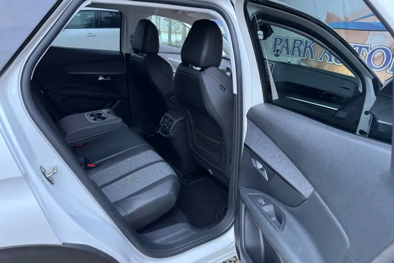 Peugeot 3008 din 2020 cu 118.520 km - oferta PEU156635 - foto 24