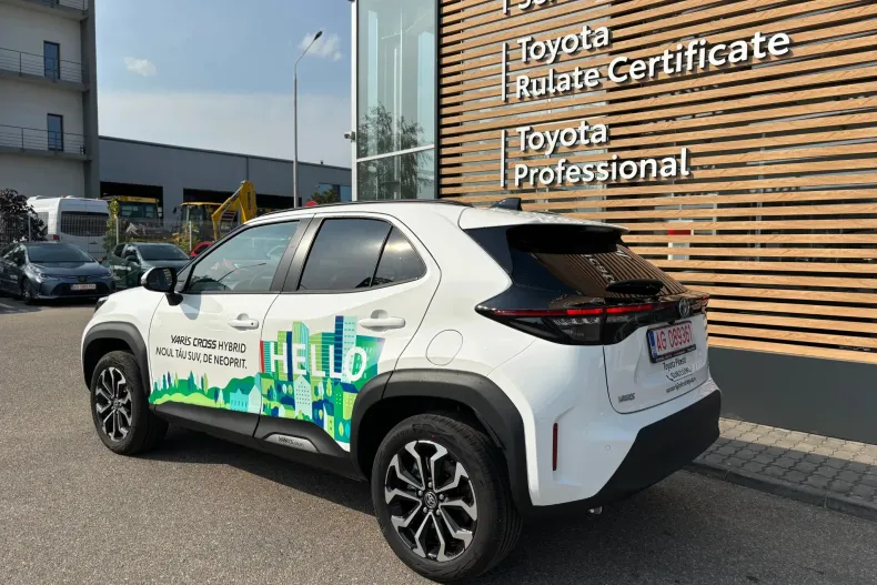 Toyota Yaris din 2025 cu 3.000 km - oferta TOY156638 - foto 4