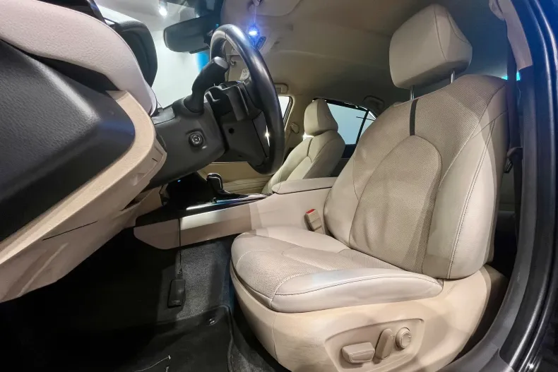 Toyota Camry din 2024 cu 110.000 km - oferta TOY156659 - foto 14