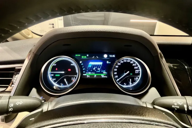 Toyota Camry din 2024 cu 110.000 km - oferta TOY156659 - foto 16