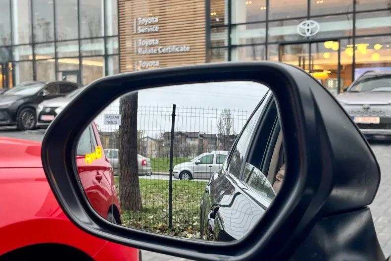 Toyota Camry din 2024 cu 110.000 km - oferta TOY156659 - foto 30