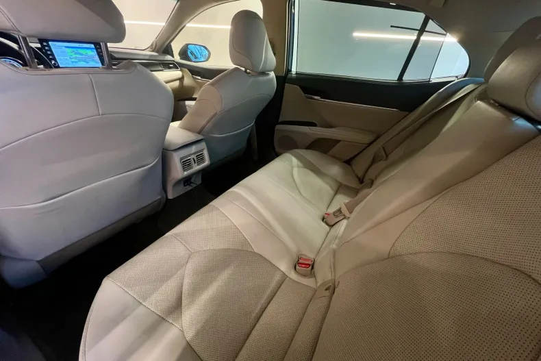 Toyota Camry din 2024 cu 110.000 km - oferta TOY156659 - foto 32