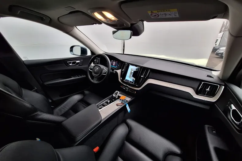 Volvo XC60 din 2021 cu 50.438 km - oferta VOL156660 - foto 26