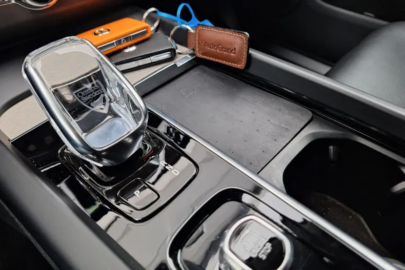 Volvo XC60 din 2021 cu 50.438 km - oferta VOL156660 - foto 29