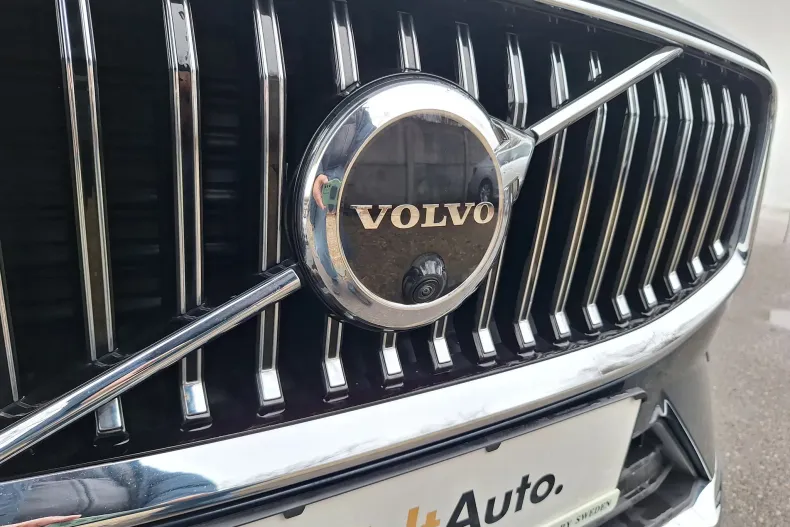 Volvo XC60 din 2021 cu 50.438 km - oferta VOL156660 - foto 38