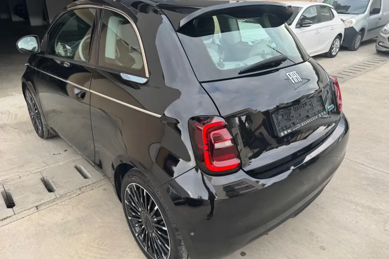 Fiat 500e din 2023 cu 9.200 km - oferta FIA156661 - foto 6