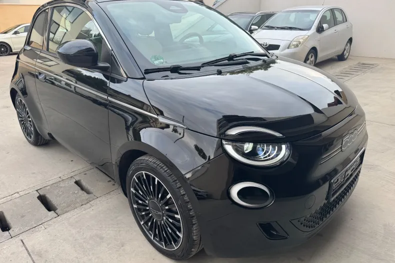 Fiat 500e din 2023 cu 9.200 km - oferta FIA156661 - foto 17
