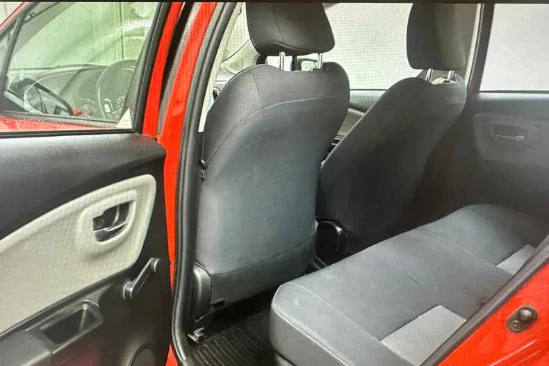 Toyota Yaris din 2019 cu 177.196 km - oferta TOY156680 - foto 5