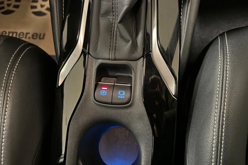 Toyota Corolla din 2021 cu 87.000 km - oferta TOY156683 - foto 25