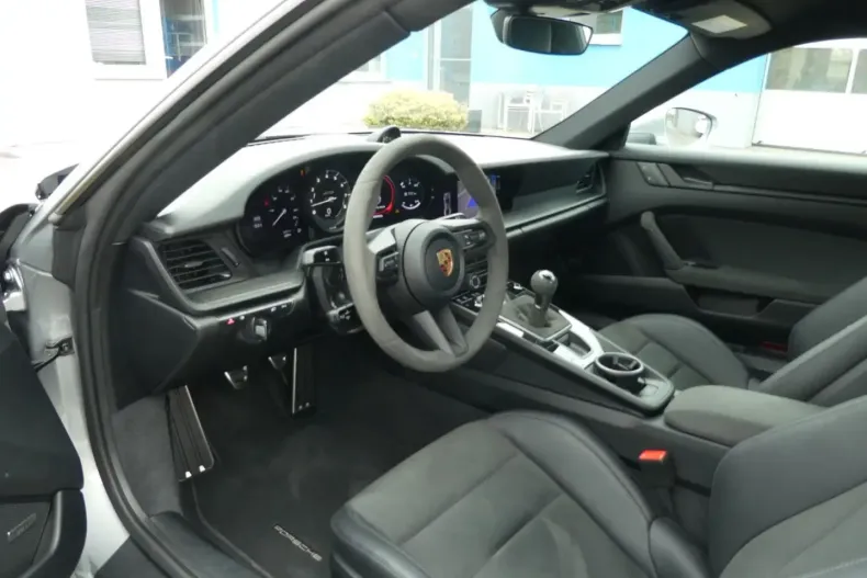 Porsche 911 din 2023 cu 3.000 km - oferta POR156697 - foto 9