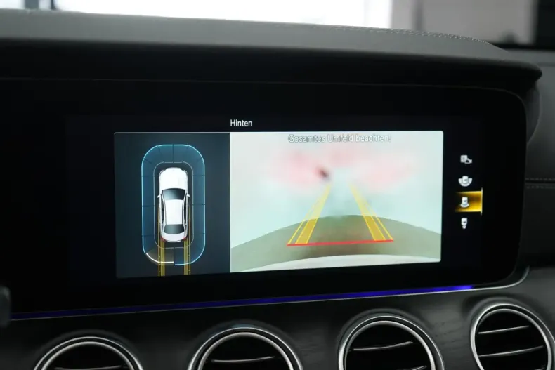 Mercedes-Benz E 300 din 2022 cu 98.000 km - oferta MER156712 - foto 10