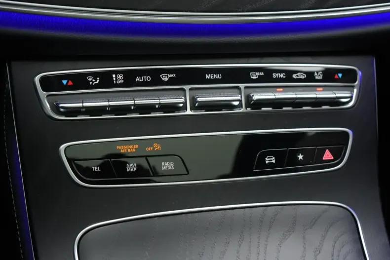 Mercedes-Benz E 300 din 2022 cu 98.000 km - oferta MER156712 - foto 11