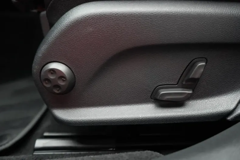 Mercedes-Benz E 300 din 2022 cu 98.000 km - oferta MER156712 - foto 14