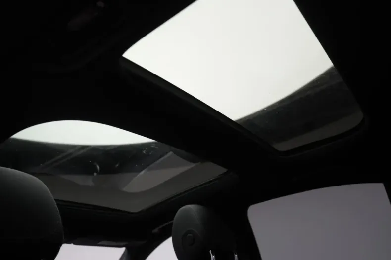 Mercedes-Benz E 300 din 2022 cu 98.000 km - oferta MER156712 - foto 16