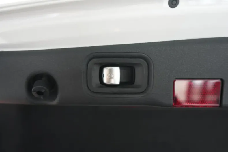 Mercedes-Benz E 300 din 2022 cu 98.000 km - oferta MER156712 - foto 17