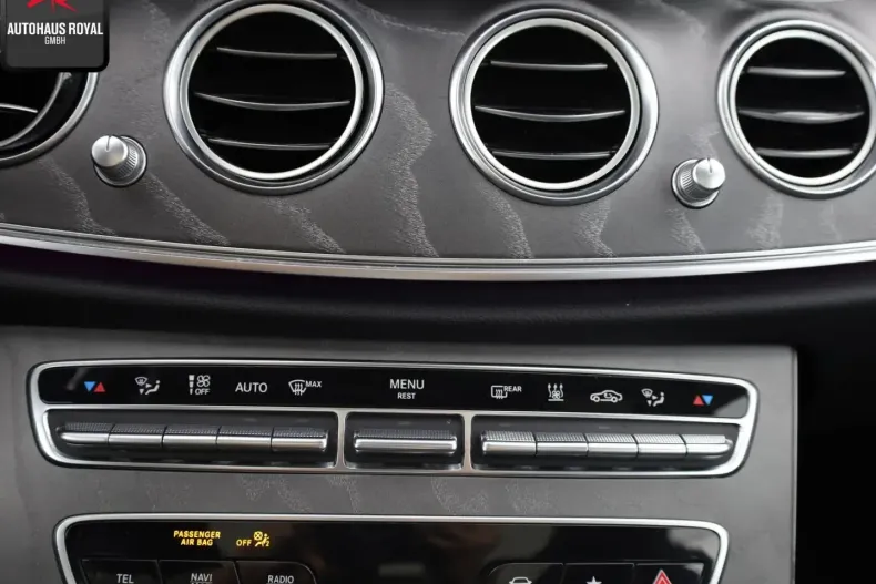 Mercedes-Benz E 300 din 2021 cu 94.041 km - oferta MER156713 - foto 22