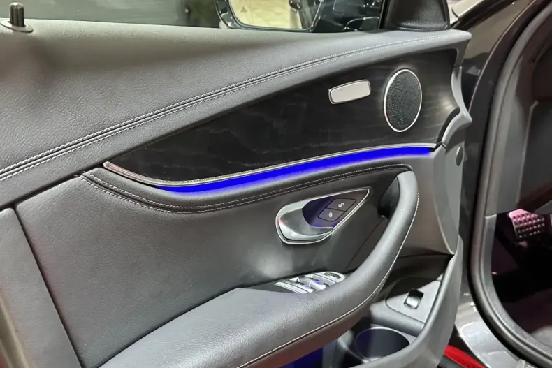 Mercedes-Benz E 400 din 2023 cu 21.000 km - oferta MER156721 - foto 10