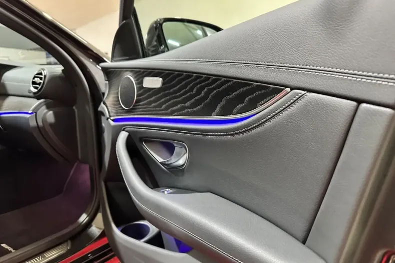 Mercedes-Benz E 400 din 2023 cu 21.000 km - oferta MER156721 - foto 24