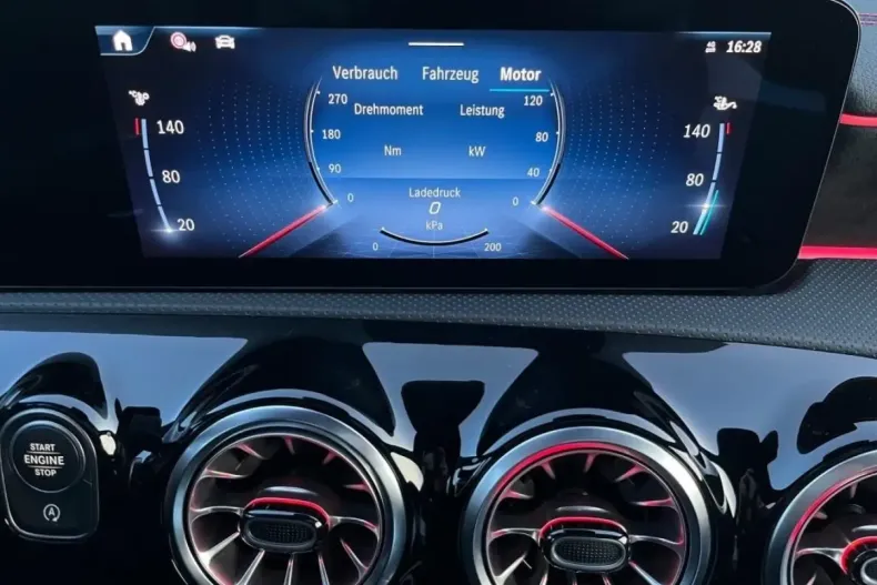 Mercedes-Benz CLA 200 din 2024 cu 15.000 km - oferta MER156723 - foto 26