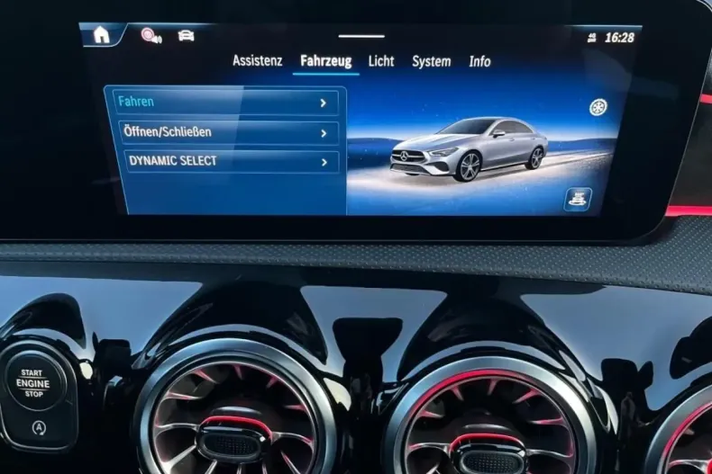 Mercedes-Benz CLA 200 din 2024 cu 15.000 km - oferta MER156723 - foto 28