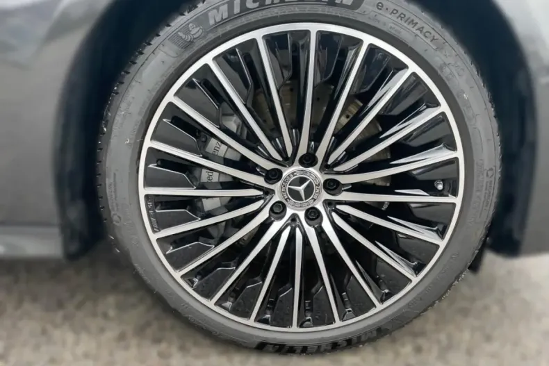 Mercedes-Benz E 300 din 2024 cu 11.022 km - oferta MER156724 - foto 6