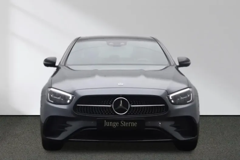 Mercedes-Benz E 300 din 2022 cu 75.612 km - oferta MER156725 - foto 1