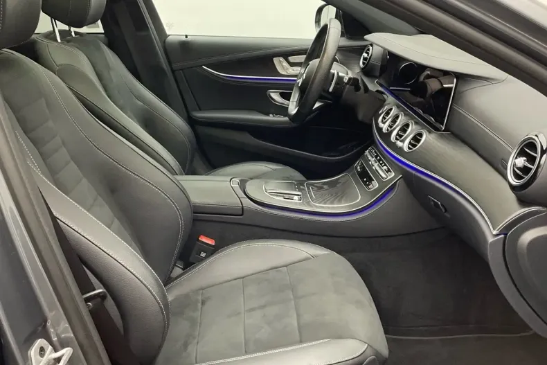 Mercedes-Benz E 300 din 2022 cu 75.612 km - oferta MER156725 - foto 9