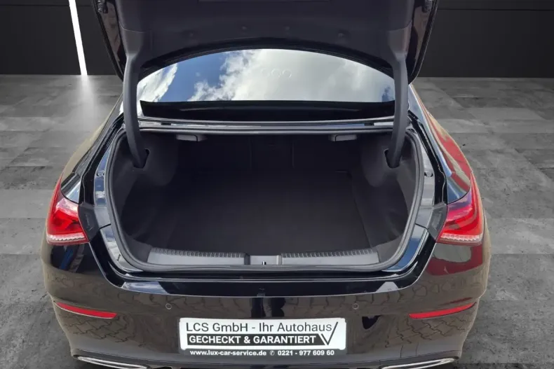 Mercedes-Benz CLA 180 din 2023 cu 15.000 km - oferta MER156735 - foto 5