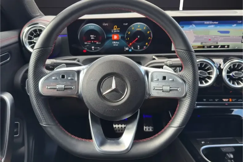 Mercedes-Benz CLA 180 din 2023 cu 15.000 km - oferta MER156735 - foto 8