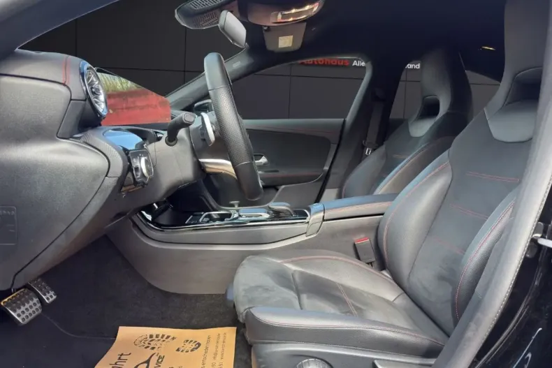 Mercedes-Benz CLA 180 din 2023 cu 15.000 km - oferta MER156735 - foto 16