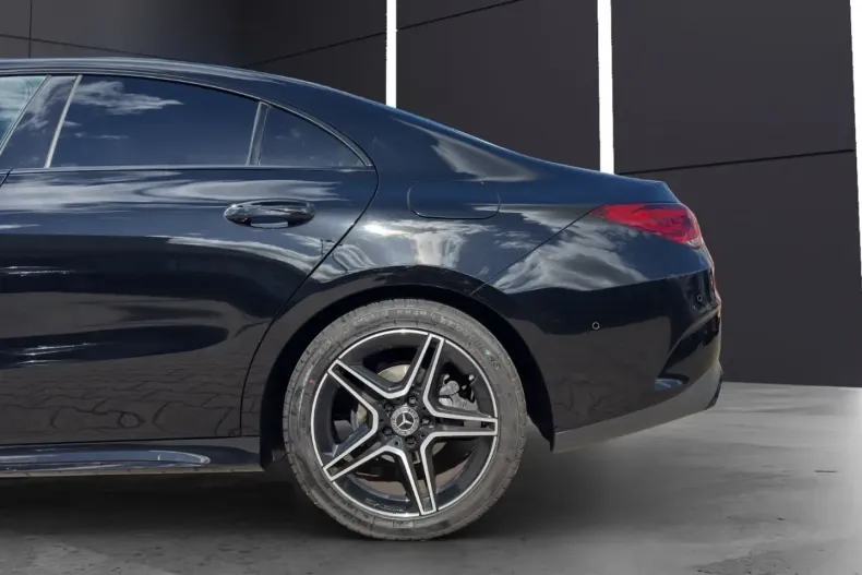 Mercedes-Benz CLA 180 din 2023 cu 15.000 km - oferta MER156735 - foto 31