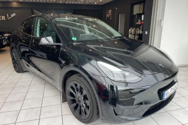 Tesla Model Y din 2023 cu 43.000 km - oferta TES156738 - foto 1